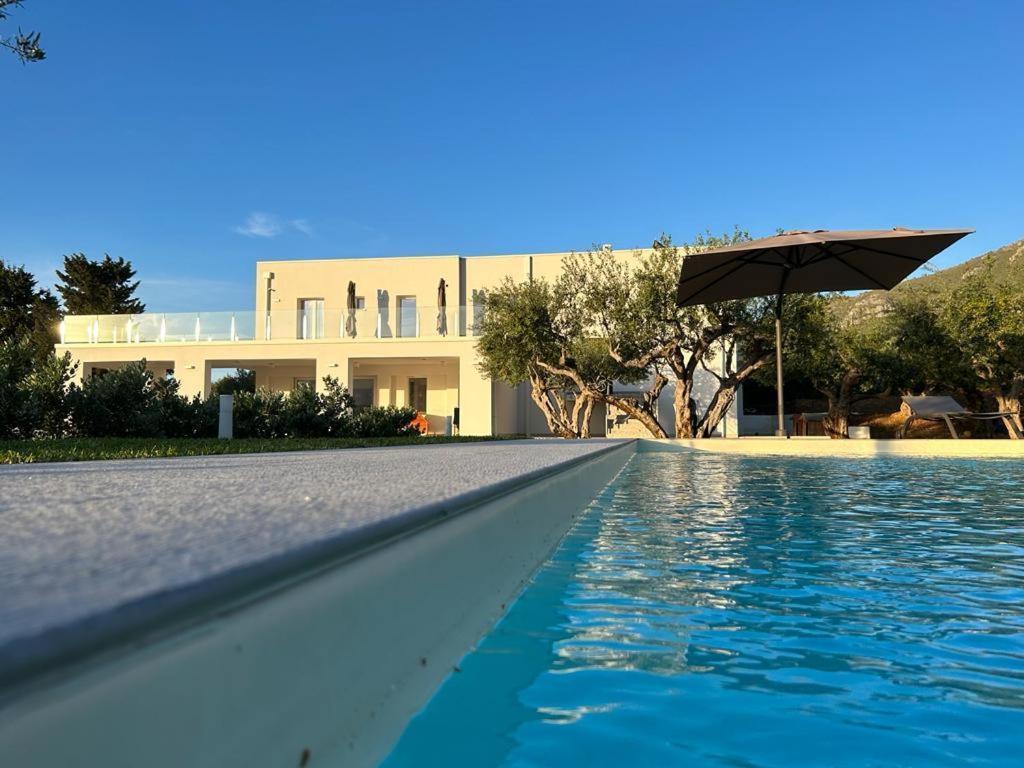 カステッランマーレ・デル・ゴルフォ Civetta Blu Bed & Breakfast エクステリア 写真