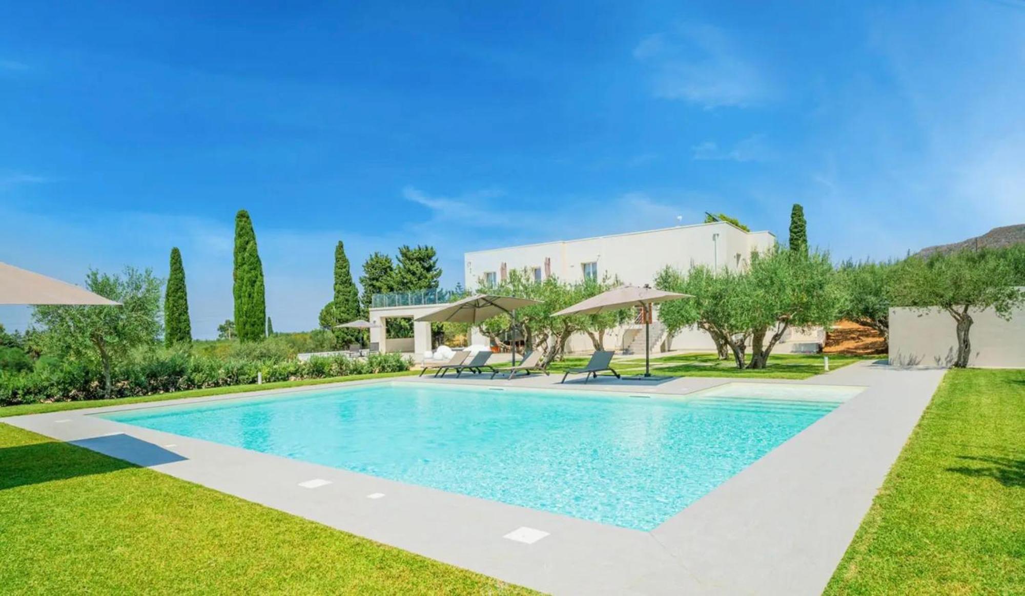 カステッランマーレ・デル・ゴルフォ Civetta Blu Bed & Breakfast エクステリア 写真